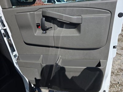 2025 Chevrolet Express Cargo WT