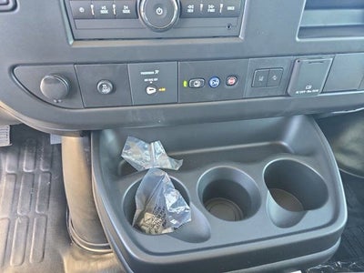 2025 Chevrolet Express Cargo WT