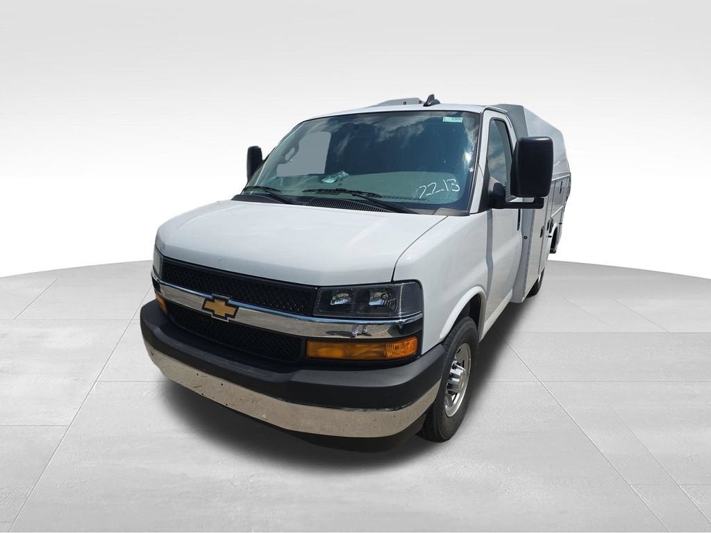 2026 Chevrolet Express Cutaway 3500 1WT