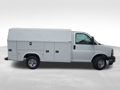2026 Chevrolet Express Cutaway 3500 1WT