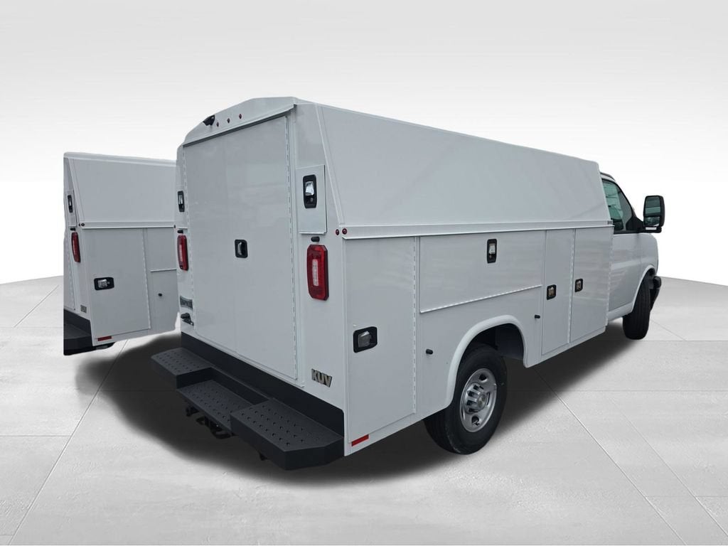 2026 Chevrolet Express Cutaway 3500 1WT