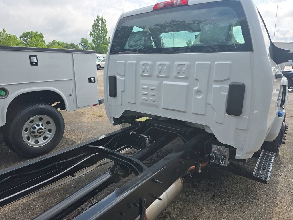 2023 Chevrolet Silverado 6500 HD Work Truck