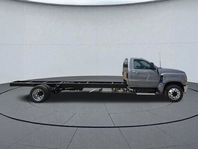 2024 Chevrolet Silverado 6500 HD Work Truck