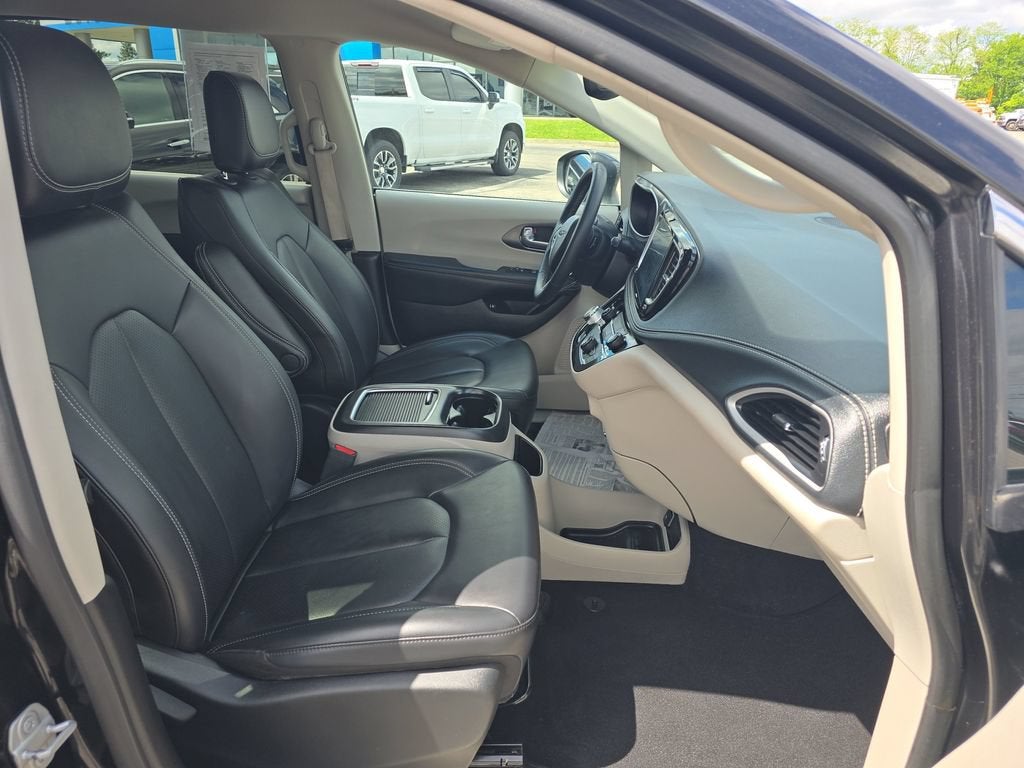2023 Chrysler Pacifica Hybrid Touring L