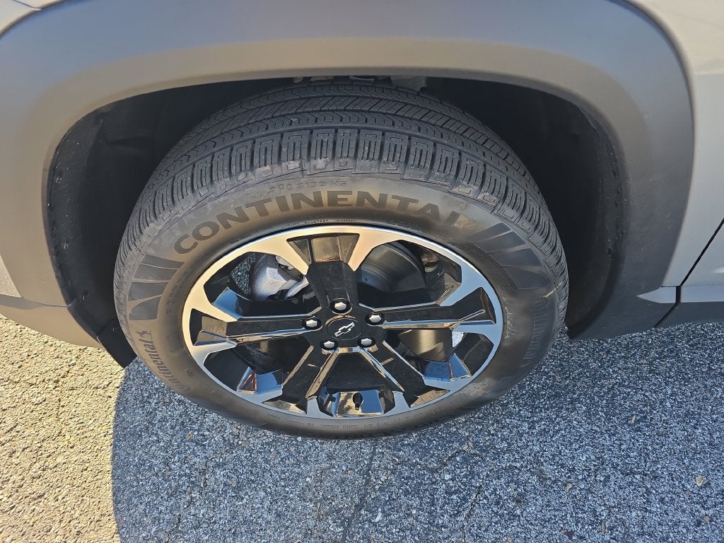 2027 Chevrolet Equinox LT - Photo 10