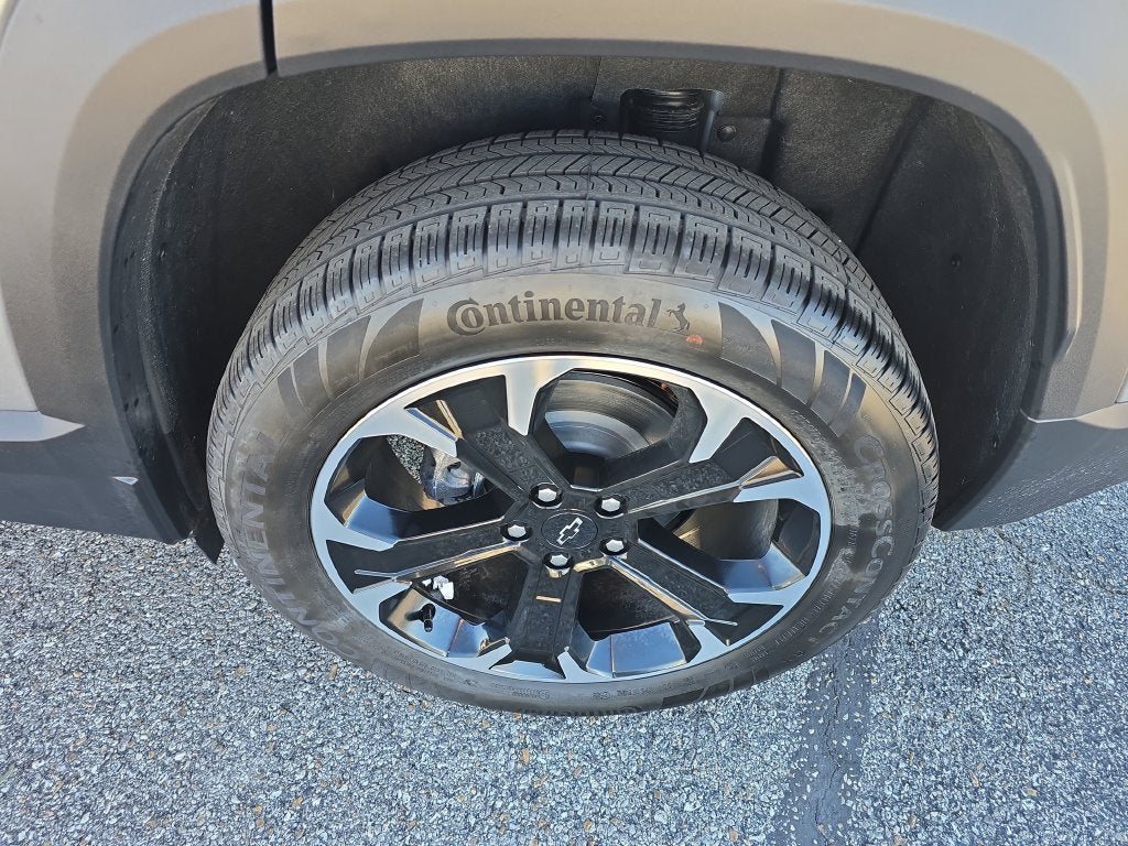 2027 Chevrolet Equinox LT - Photo 12