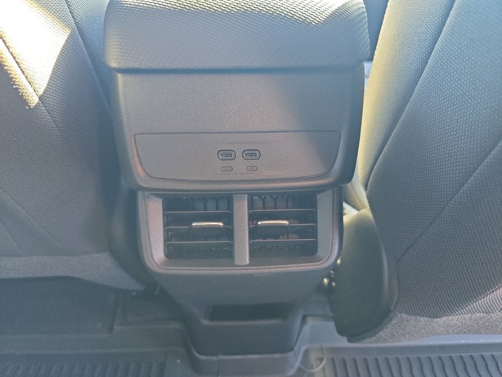 2027 Chevrolet Equinox LT - Photo 18