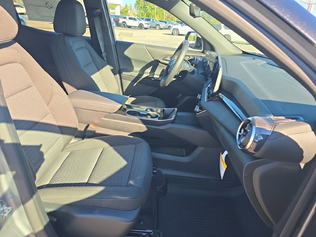 2027 Chevrolet Equinox LT - Photo 21