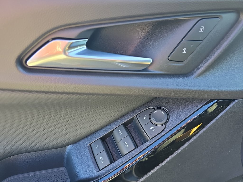 2027 Chevrolet Equinox LT - Photo 24