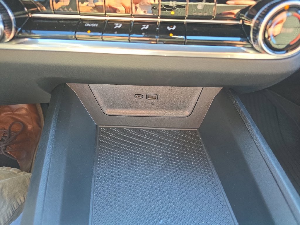 2027 Chevrolet Equinox LT - Photo 34