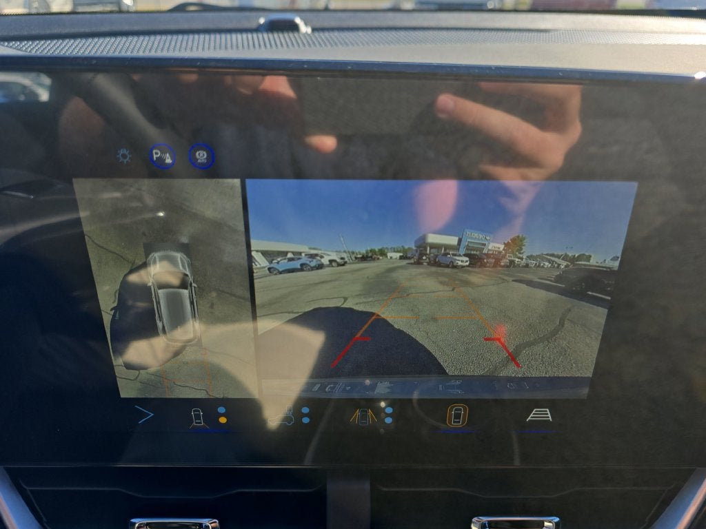 2027 Chevrolet Equinox LT - Photo 38