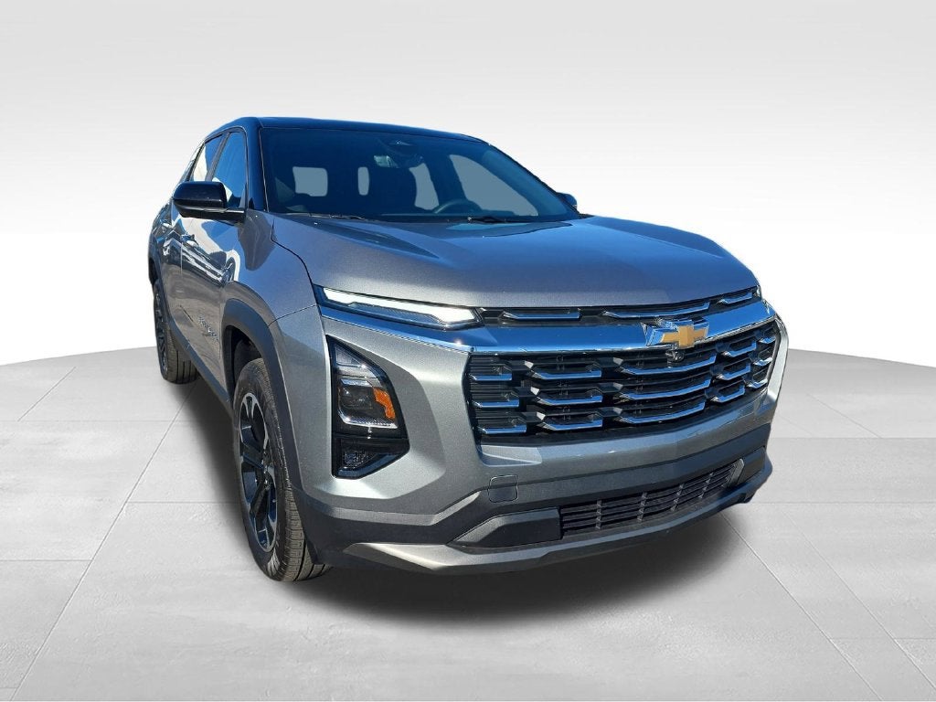 2027 Chevrolet Equinox LT - Photo 8
