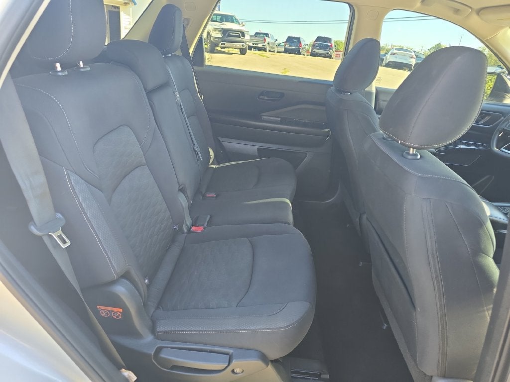 2023 Nissan Pathfinder S