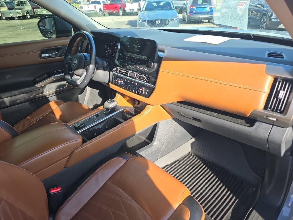 2022 Nissan Pathfinder Platinum