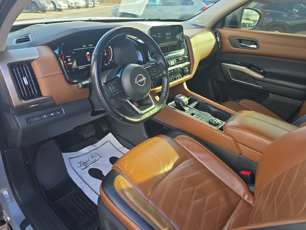 2022 Nissan Pathfinder Platinum