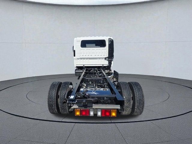 2025 Chevrolet Low Cab Forward 4500 XD 1WT