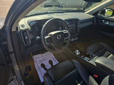 2023 Volvo XC40 Ultimate Dark Theme