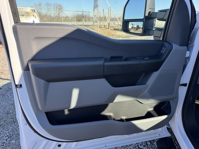 2025 Ford F-600SD XL