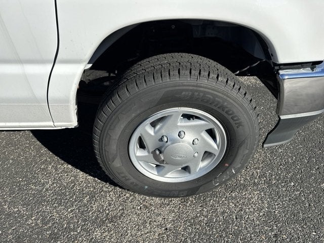 2024 Ford E-350SD Base Cutaway