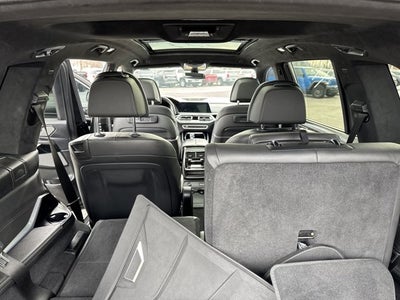 2022 BMW X7 M50i