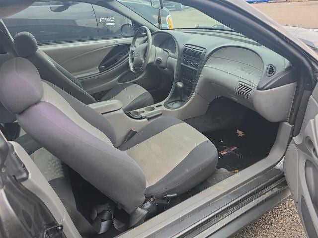 2004 Ford Mustang V6