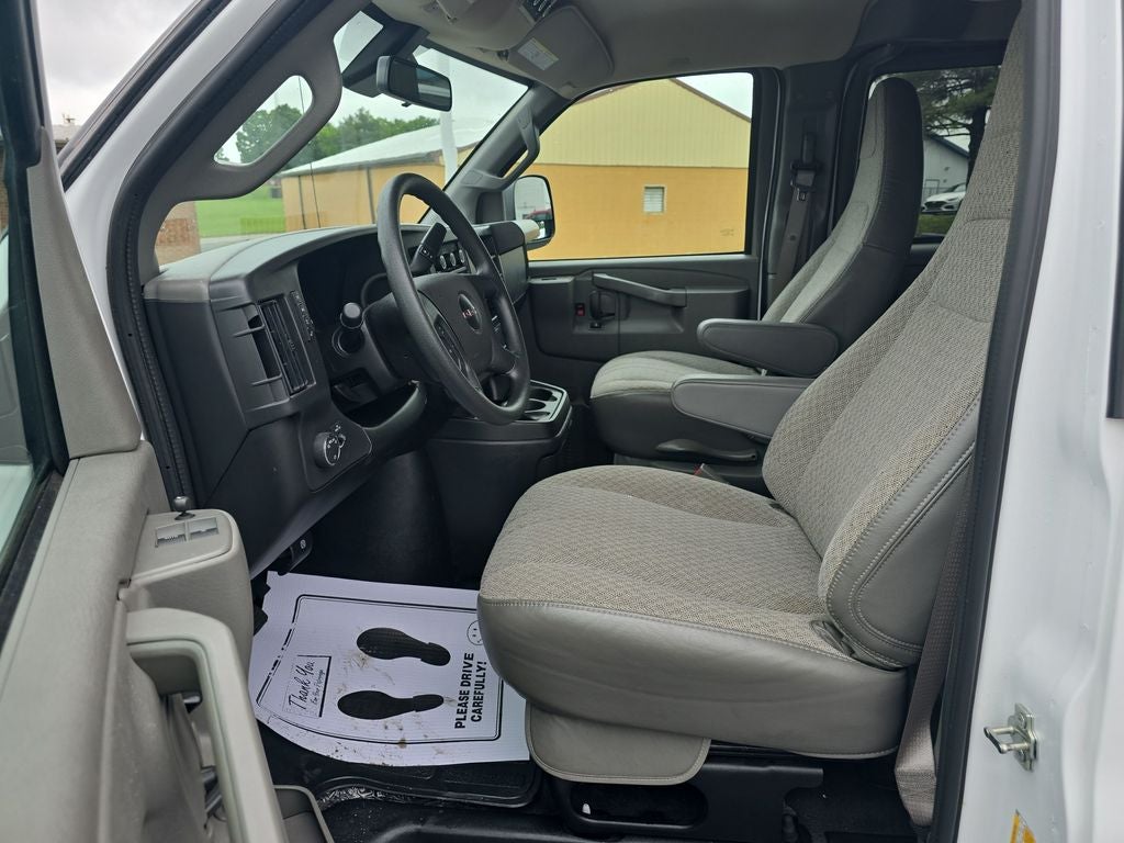 2025 GMC Savana 3500 LT