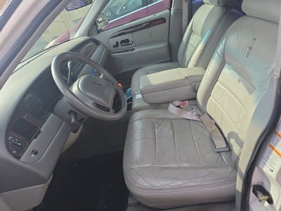1999 Lincoln Town Car Executive