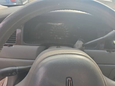 1999 Lincoln Town Car Executive