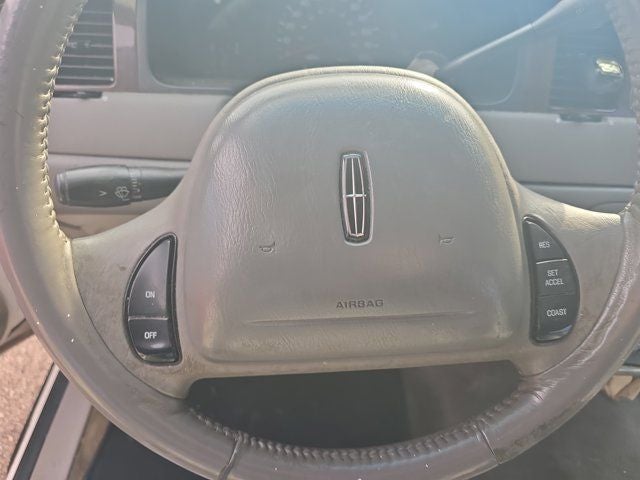 1999 Lincoln Town Car Executive