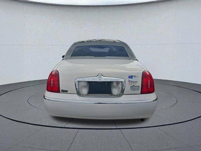1999 Lincoln Town Car Executive