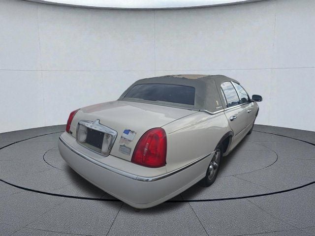 1999 Lincoln Town Car Executive