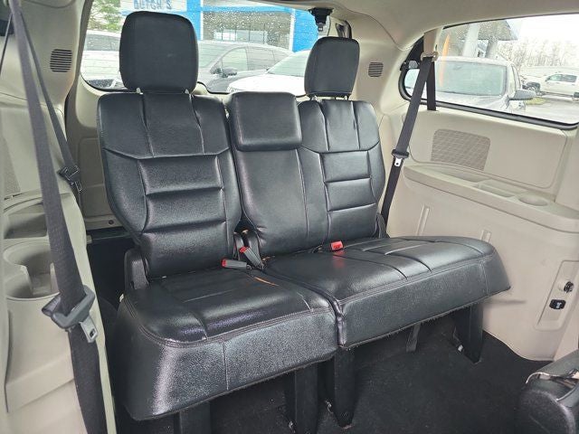 2011 Chrysler Town & Country Touring