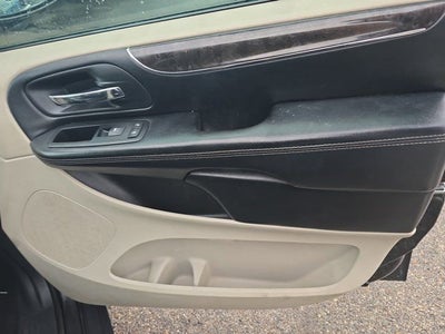 2011 Chrysler Town & Country Touring