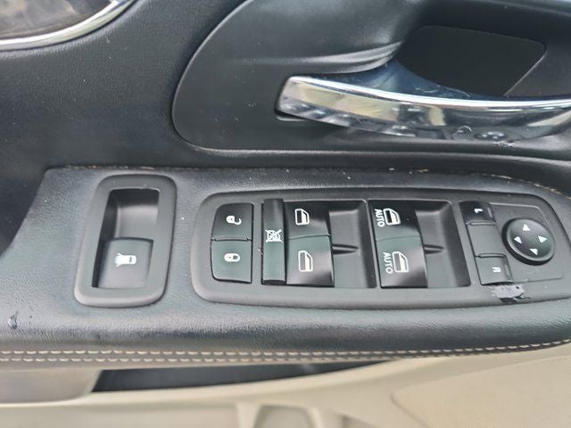 2011 Chrysler Town & Country Touring