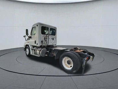 2015 Freightliner Cascadia 113