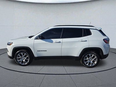 2023 Jeep Compass Latitude Lux