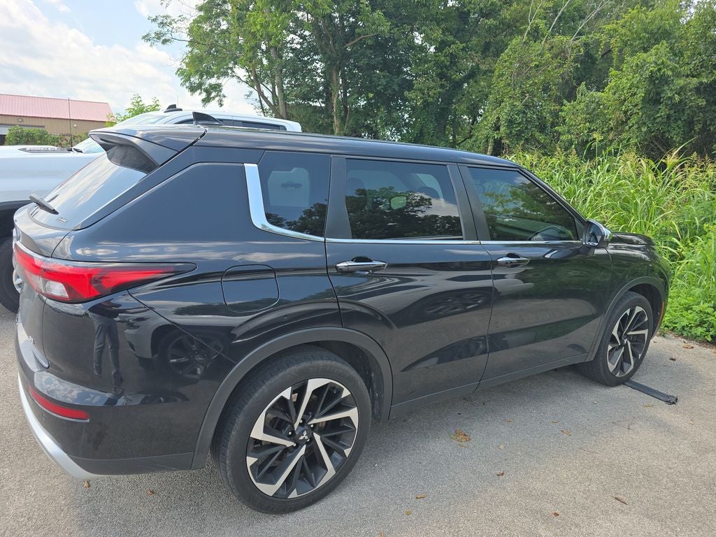 2022 Mitsubishi Outlander Black Edition