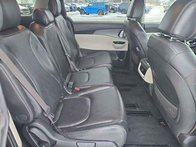 2023 Kia Carnival LX