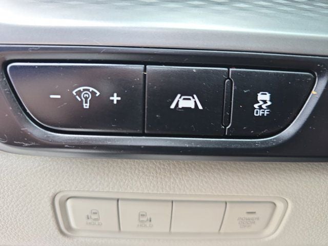 2023 Kia Carnival LX