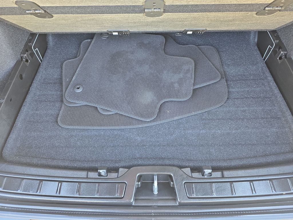 2023 Volvo XC40 Ultimate