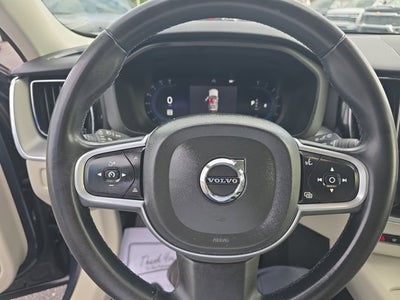 2022 Volvo XC60 B5 Momentum