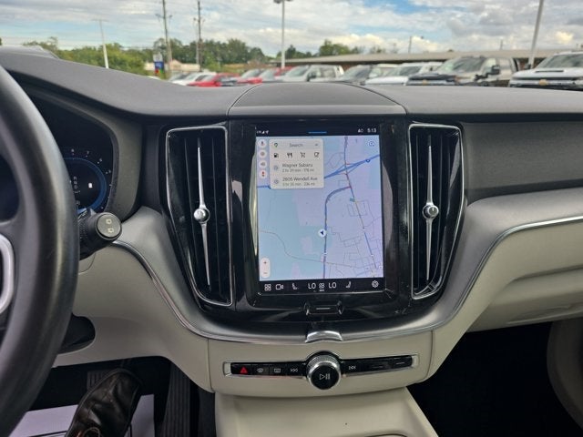 2022 Volvo XC60 B5 Momentum